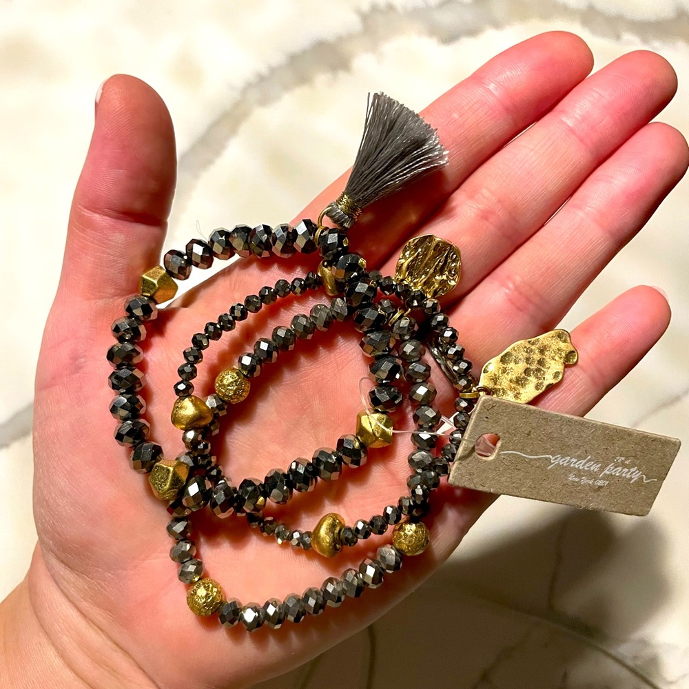 Stretch bracelet set - Metallic Dark Silver w Gold and tassel